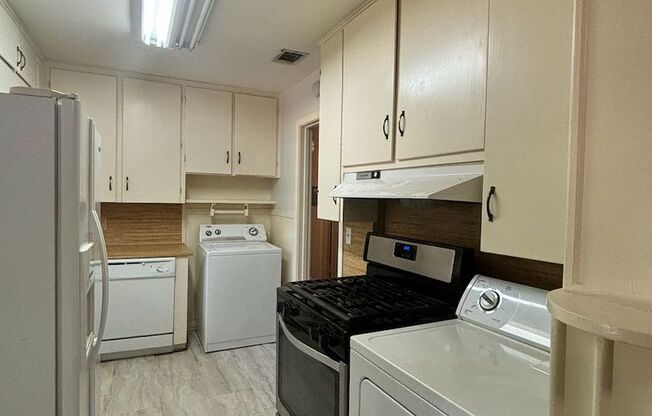 3 beds, 1 bath, $1,950