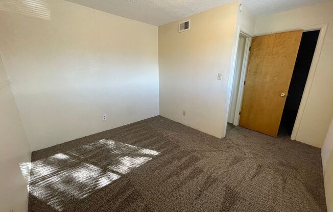 1 bed, 1 bath, 700 sqft, $895, Unit Unit 22