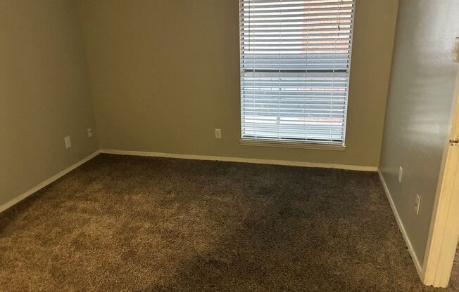 1 bed, 1 bath, 500 sqft, $765, Unit 111