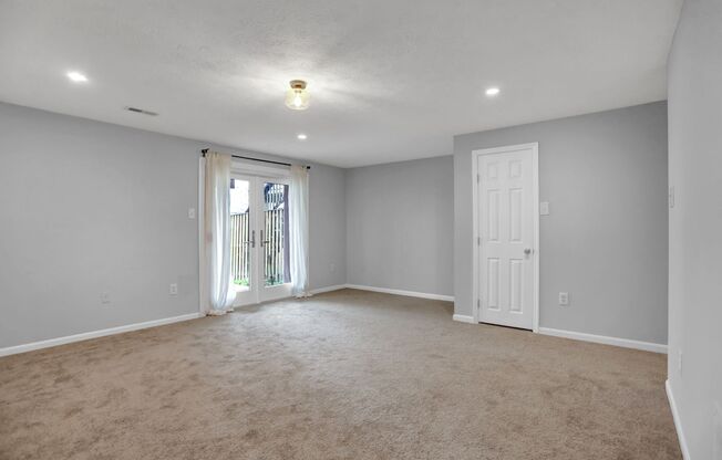 Charming End Of Group Townhome for Rent