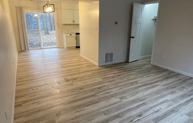 2 beds, 1.5 baths, 928 sqft, $1,050, Unit Unit 202