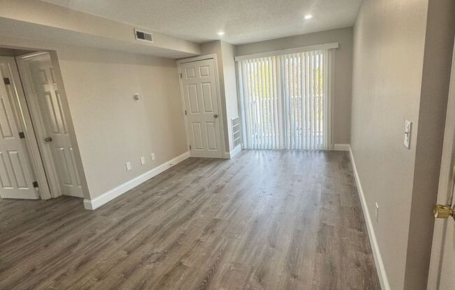 2 beds, 1 bath, 680 sqft, $2,350, Unit 25-32