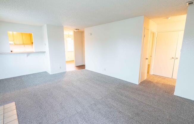 2 beds, 2 baths, 945 sqft, $1,595