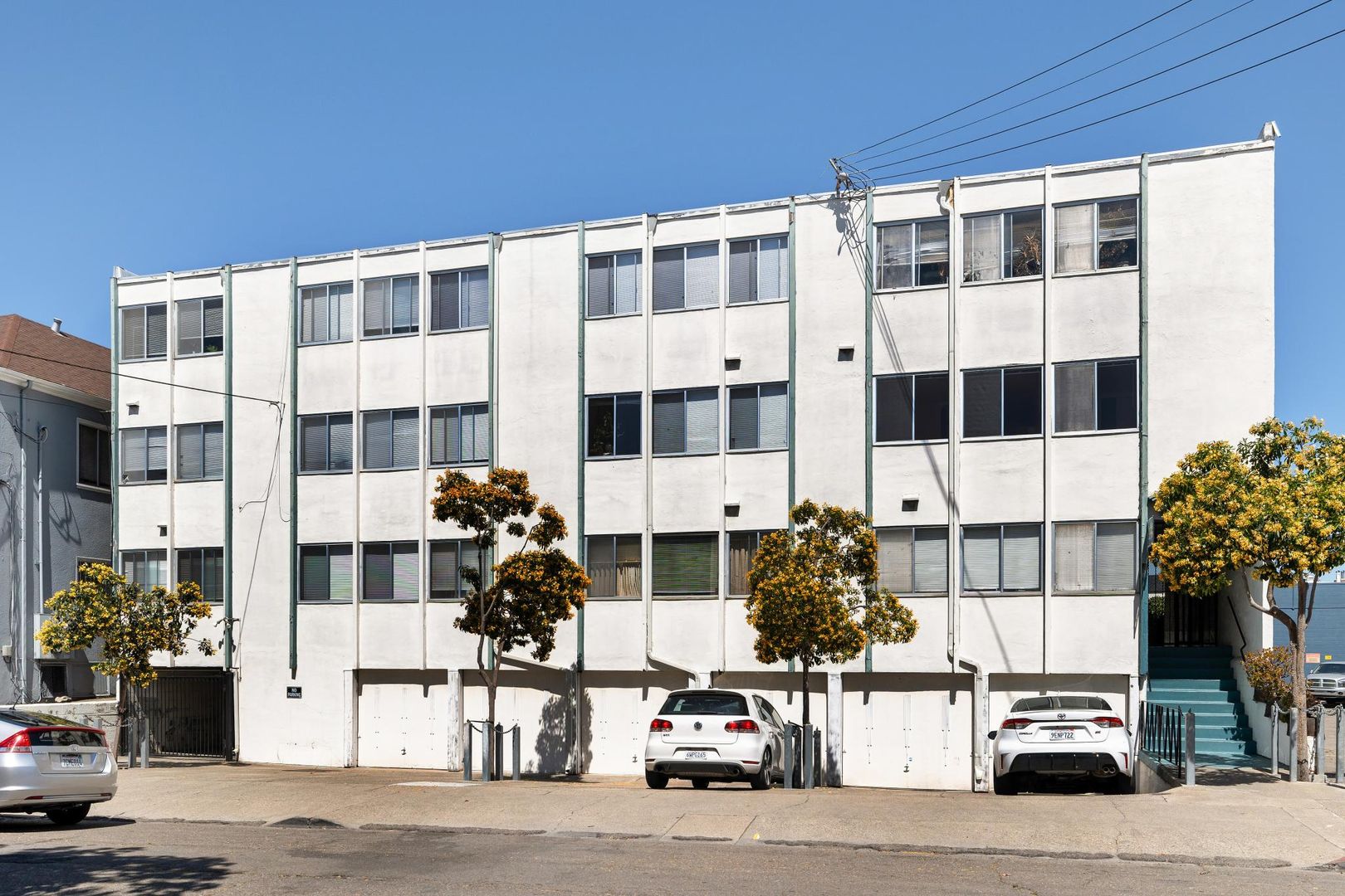 16p006 - 1435 3rd Ave
