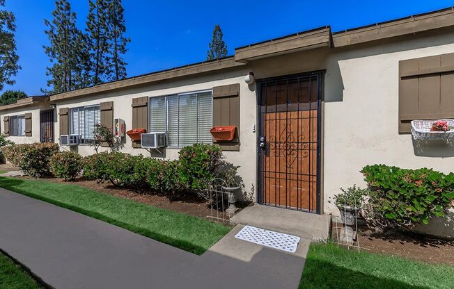 1039 N MOLLISON AVE