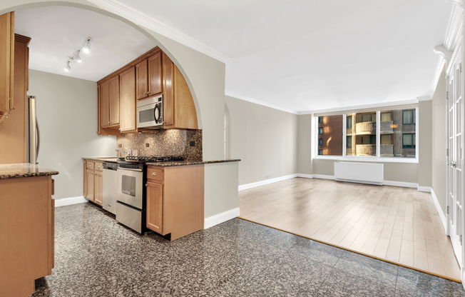 61 W 62 ST