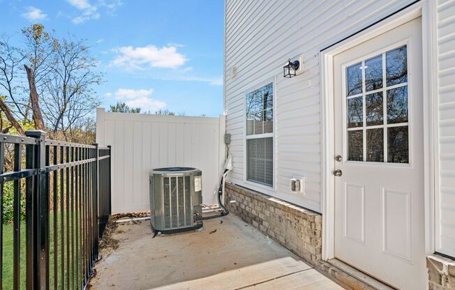 2 beds, 2.5 baths, 1,300 sqft, $1,400, Unit 35