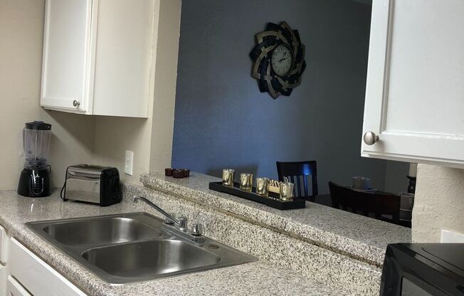 1 bed, 1 bath, 700 sqft, $1,250, Unit 464
