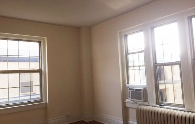 1 bed, 1 bath, 550 sqft, $1,400, Unit 403