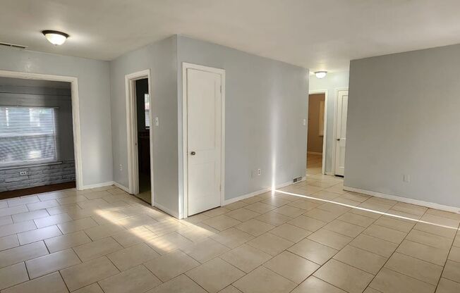 2/1 St Pete Single Family Home !