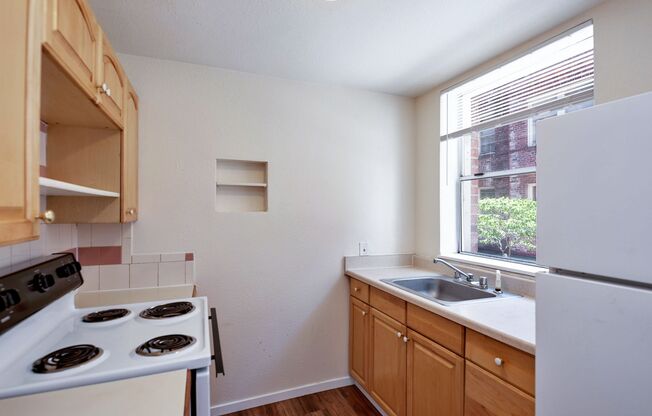 Studio, 1 bath, 400 sqft, $1,275, Unit A07