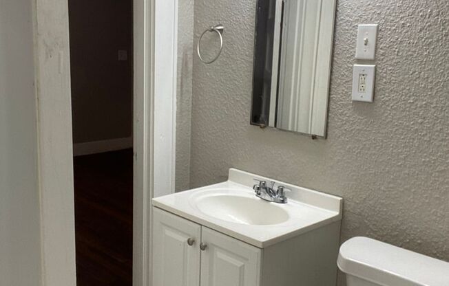 Cozy 1 Bed 1 Bath