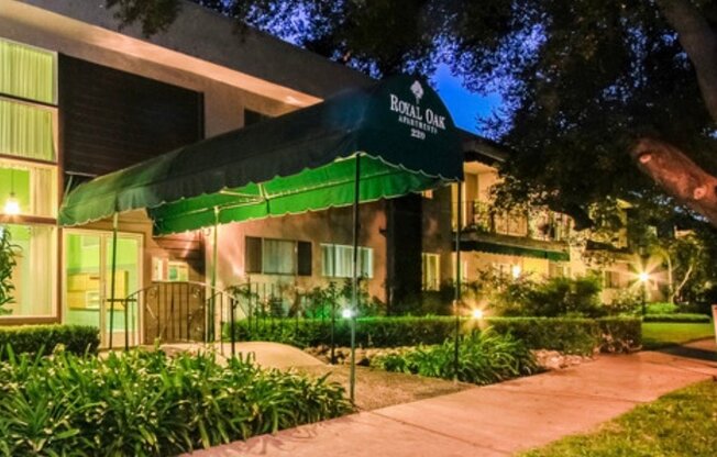 220 E Live Oak St