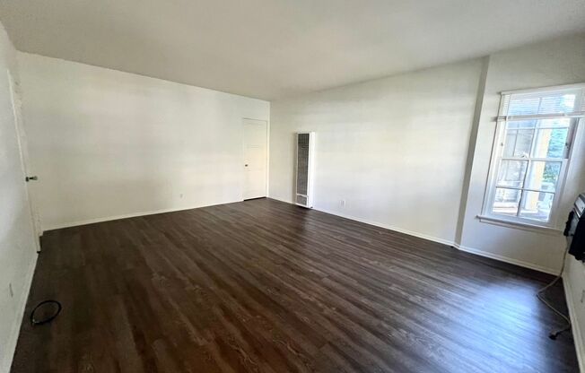 Studio, 1 bath, 600 sqft, $1,895, Unit 120