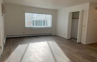 2 beds, 1 bath, $850, Unit 3027 Colton Blvd. #7