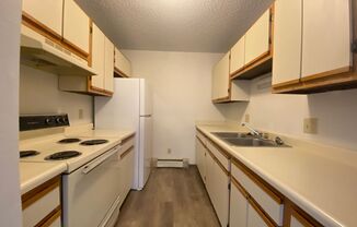 2 beds, 1 bath, $1,100, Unit #11