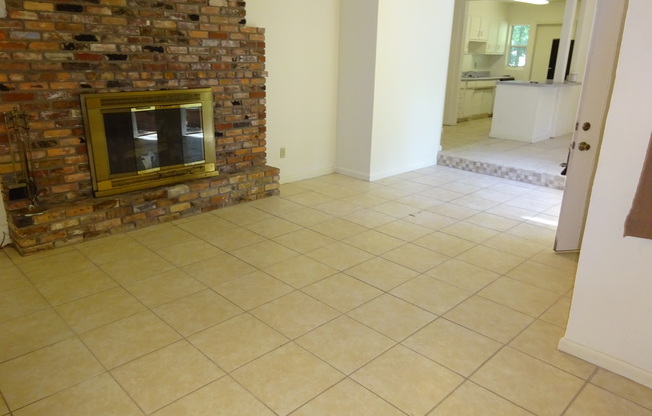 Great Home Close Campus - Sublease