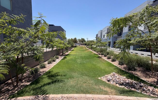 3 beds, 2.5 baths, $2,195, Unit # 22