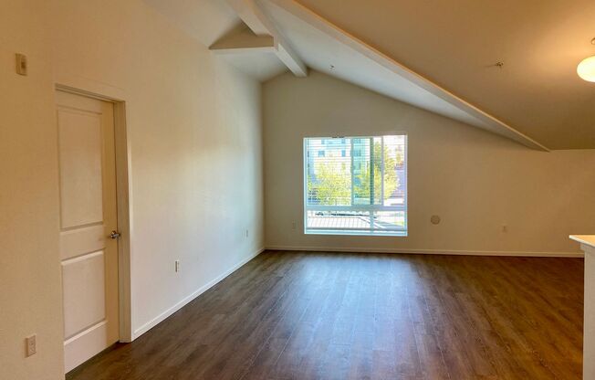 2 beds, 2 baths, 900 sqft, $2,895, Unit 2500-A