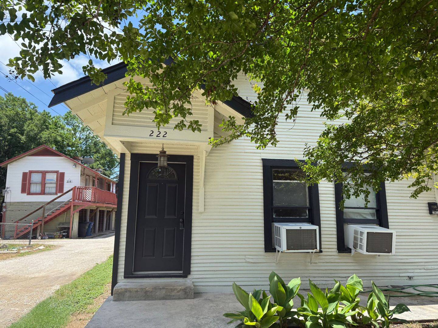 Property For Rent at 222 Lowell St, San Antonio TX 78210