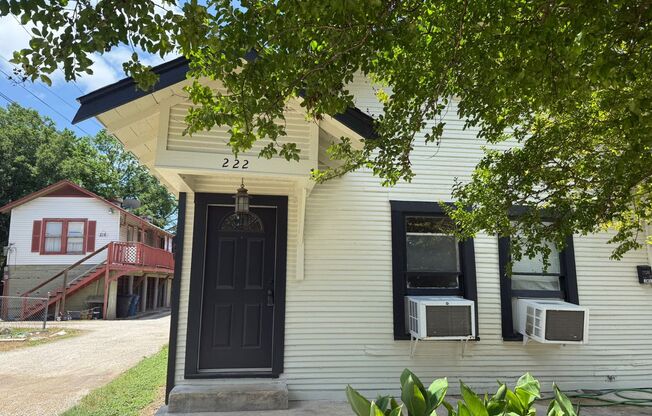 Property For Rent at 222 Lowell St, San Antonio TX 78210