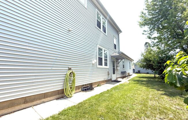 1411 W Rawson Ave