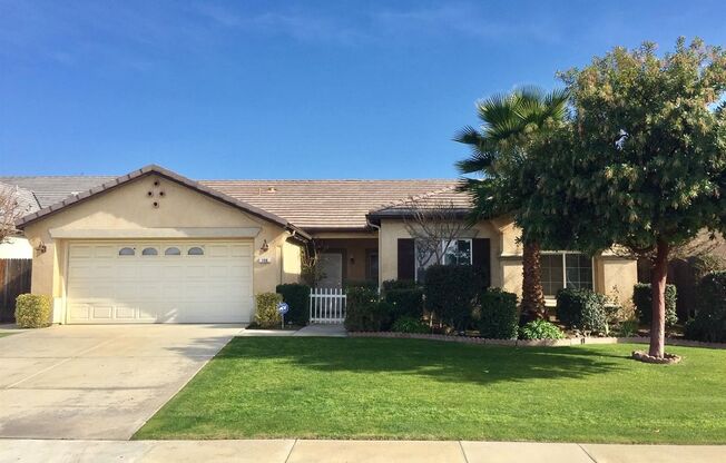 106 Emerald Isle Way - NW - Beautiful Lennar Home! Split wing floorplan with 4 bedrooms!