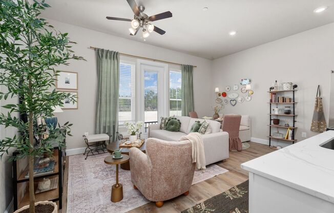 1 bed, 1 bath, 650 sqft, $1,300, Unit 428