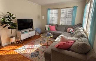 2 beds, 1 bath, $2,100, Unit 1026 - A