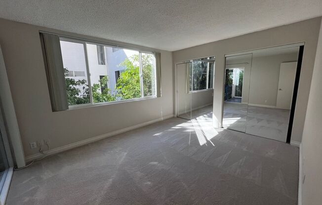 2 beds, 1 bath, $3,425, Unit 204