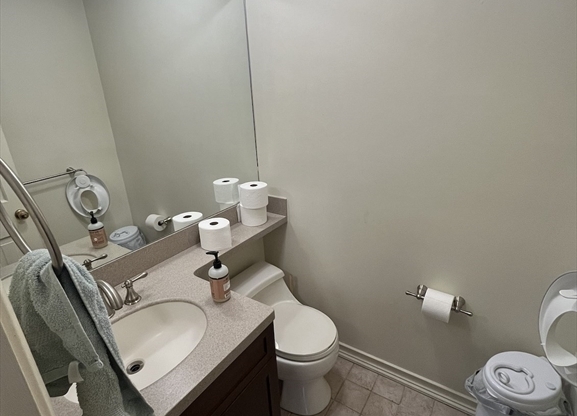 2 beds, 2.5 baths, 1,500 sqft, $6,200, Unit PH2