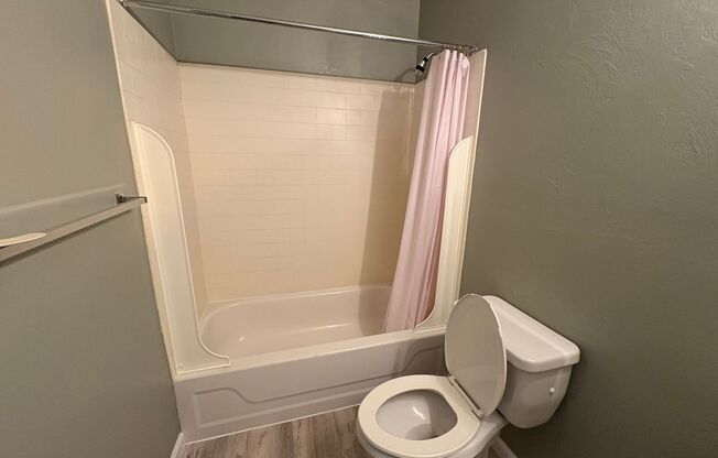 1 bed, 1 bath, 600 sqft, $899