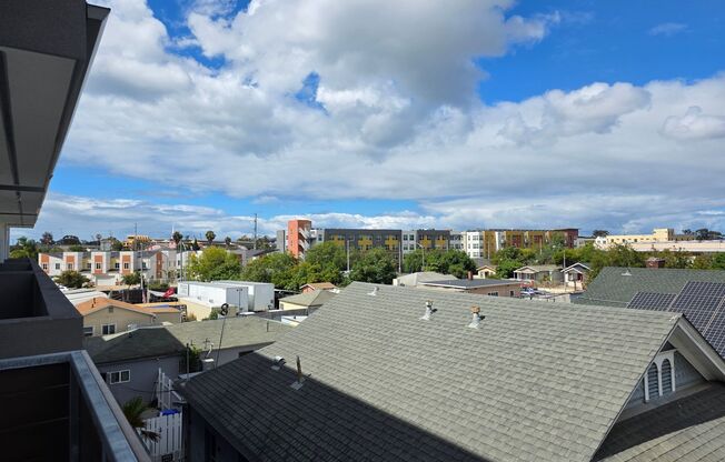 Studio, 1 bath, 327 sqft, $1,815, Unit 302