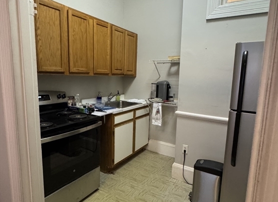 Studio, 1 bath, 450 sqft, $2,300, Unit 108