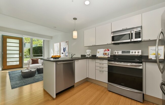 2 beds, 1.5 baths, 864 sqft, $3,975, Unit 120