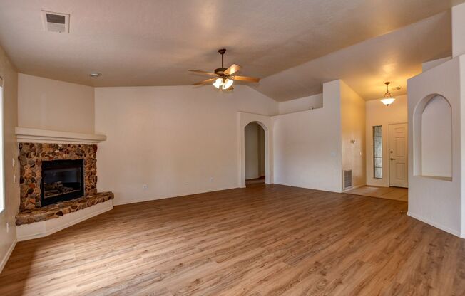 3 bed, 2 bath home for rent in Brightstar!