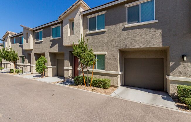 Modern 3-bedroom townhome in the Mosaic community!