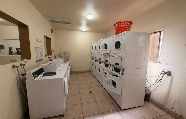 2 Bed, 2 Bath Fullerton Condo For Rent w/ AC & Garage!