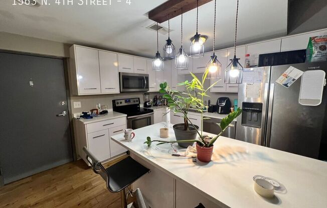 1563 N 4 ST