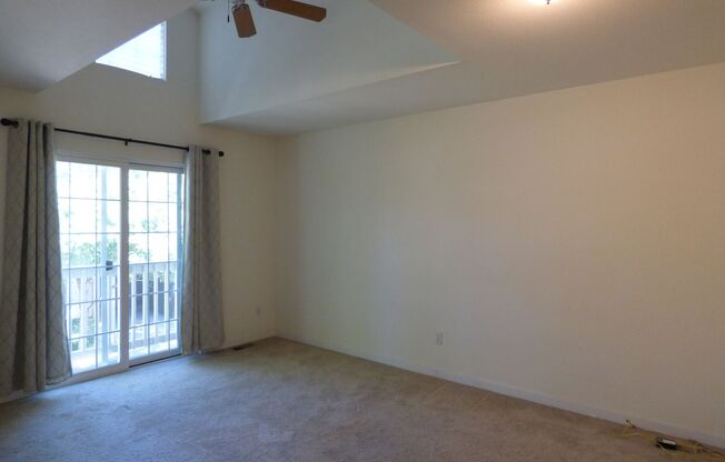 3 beds, 2.5 baths, $2,495, Unit #73