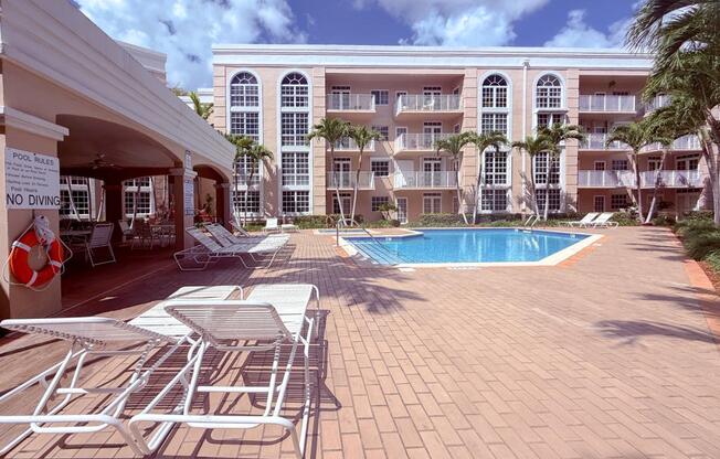2 beds, 2 baths, 910 sqft, $2,700