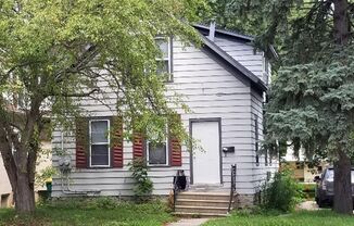 1168 1/2 Shawano Ave