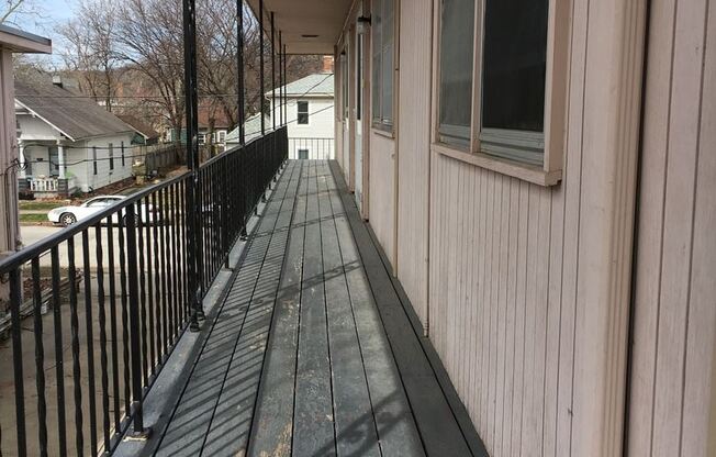 715 W WASHINGTON AVE