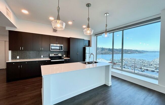 2 beds, 2 baths, 1,334 sqft, $4,950, Unit 410-907