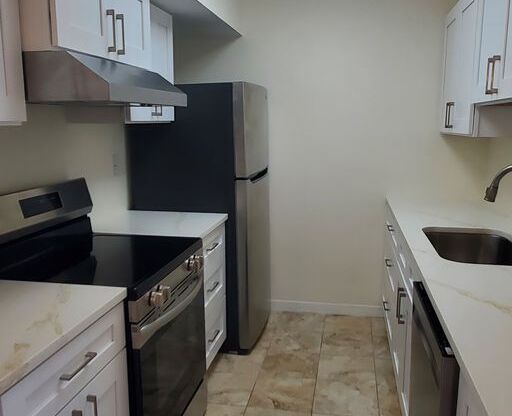 2 beds, 2 baths, $2,450, Unit # 813