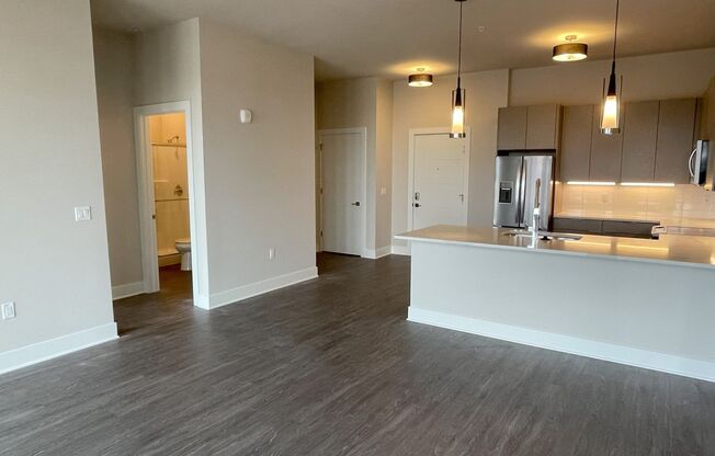 2 beds, 2 baths, 1,254 sqft, $2,900, Unit 321 Jefferson-710