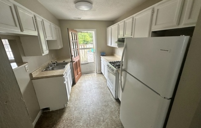 3905 PIONEER WAY