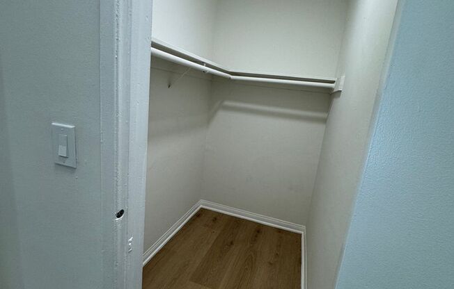 Studio, 1 bath, 475 sqft, $1,595, Unit 06