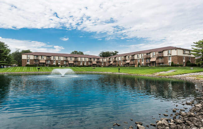 Community Lake View at Bay Pointe Apartments, Lafayette, Indiana