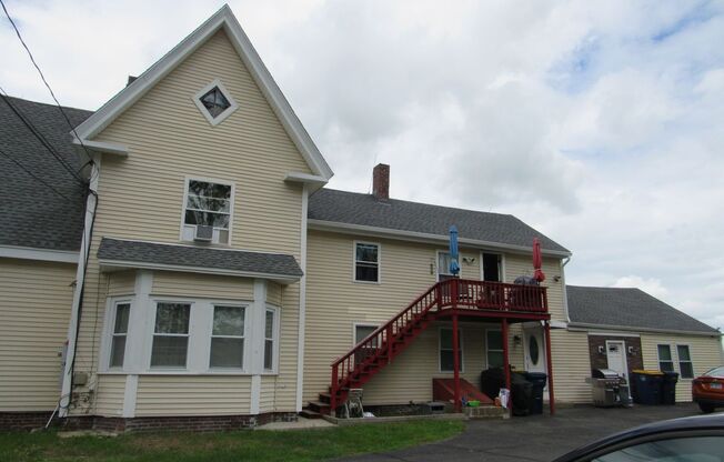 Plaistow Remodeled Victorian 3 Bedroom Apartment